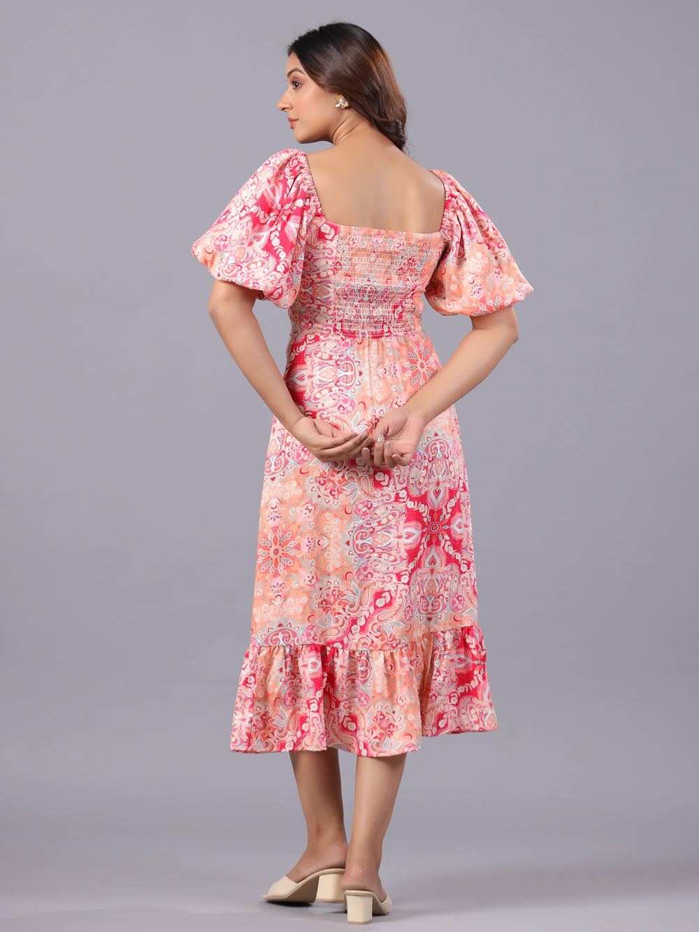  Pink smocked Dress Back for women
Smocked back dress for women
smocked midi dress for women
Puff sleeve midi dress for women