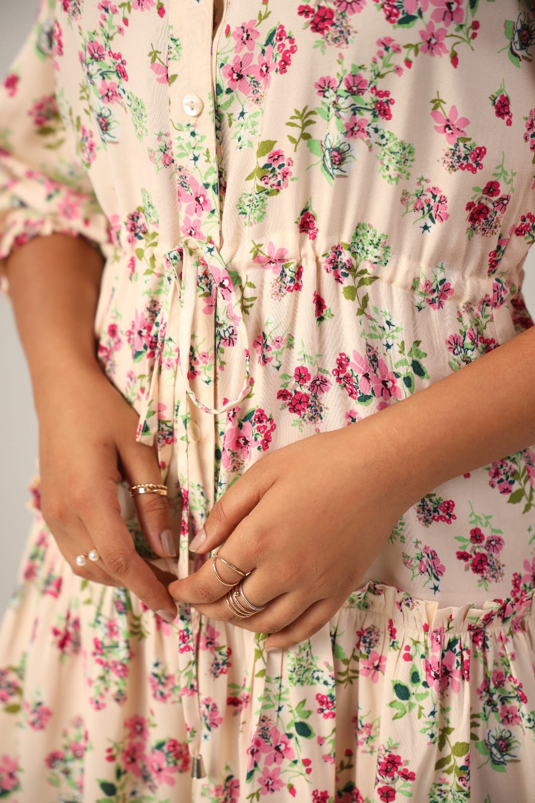 Rayon Ditsy Floral Collar short Dress