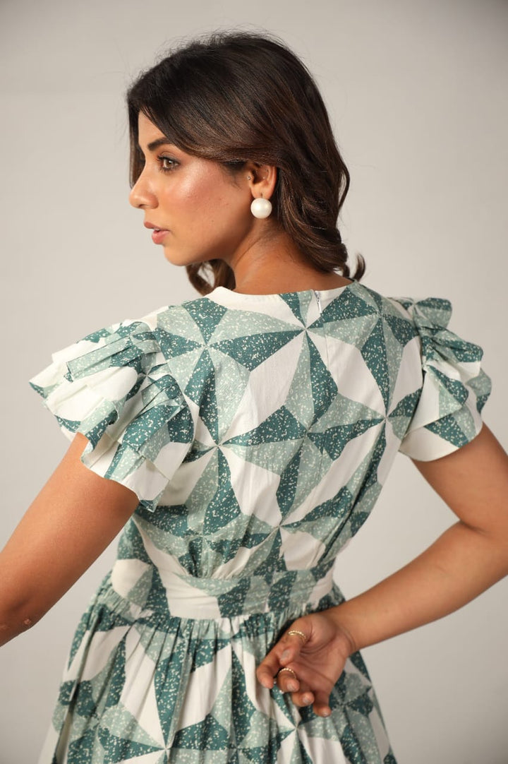 Green Geometric Print V Neck Ruffle Sleeve Tiered Dress