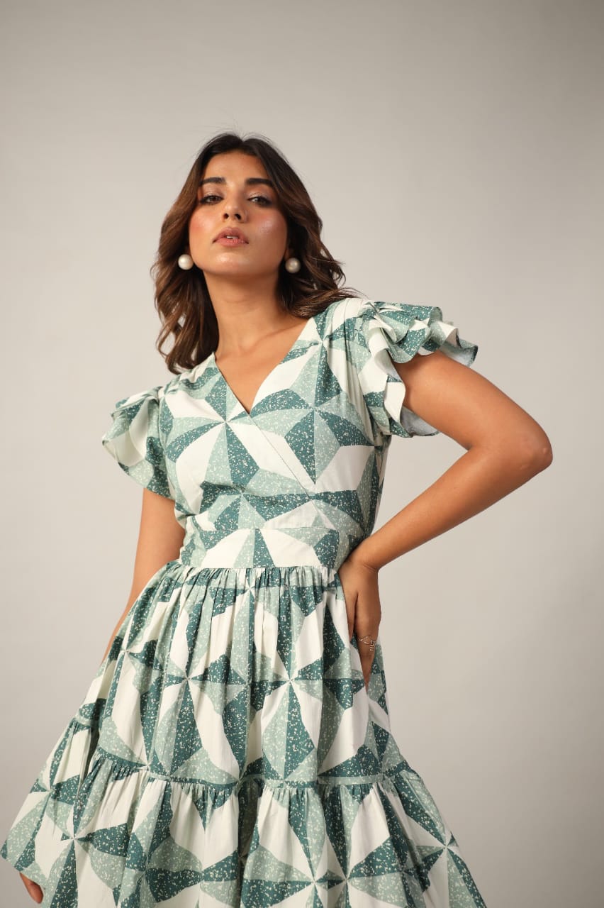 Green Geometric Print V Neck Ruffle Sleeve Tiered Dress